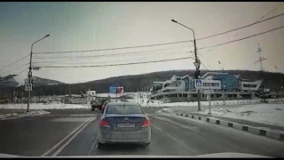 ДТП в Южно-Сахалинске на перекрёстке улиц Горького и Пуркаева