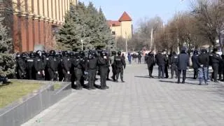 Pro-Russians storm security-service building in Luhansk