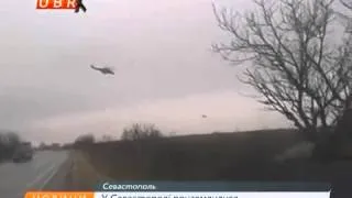 Российские вертолеты летят над Севастополем