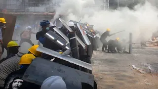 Polizei in Myanmar schießt auf Demonstranten