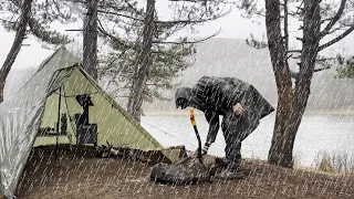 Kempingezés heves esőben • Nappali alvás a sátorban esővel – ASMR