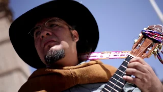 "La luna en el lago" - José Meza (Charango Peruano)