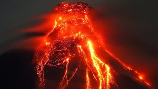 Eruption of the most active volcano Sakurajima in Japan! The column of smoke and ash rose 50 km!