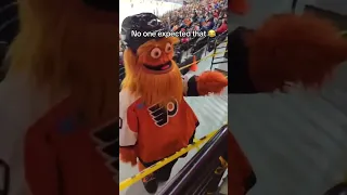 Gritty did not approve 😅 (via s.morty_pants/IG wttwpodcast/IG) #shorts