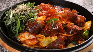 Spicy stir-fried sundae-bokkeum (순대볶음)