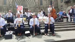 "La plaça del poble d'Andorra". Sardana de Marc Timón i Barceló.