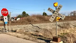 Unusual Railroad Crossing With Crossbuck Flashing Lights!  Weird Level Railway Crossing In Columbus!