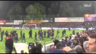 8989-Leservideo: FCB-Chaoten attackieren Aarau-Fans