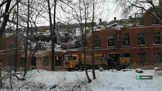 У обрушившегося здания фабрики «Авангард» в Вышнем Волочке провели работы по уборке завалов