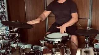 BARE HANDS BLAST BEATS at 300BPM - on the new Pearl Drums Emerge