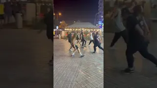 Viral Video: Kala Chashma Flash Mob By Filipino Dance Group In Dubai Wows Netizens. Watch#shorts