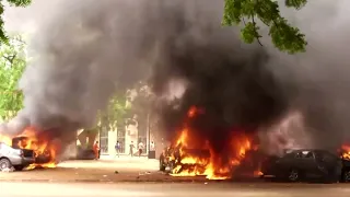 Cars burn in Niger's capital as army supports coup