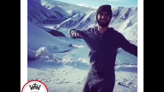 Боец UFC Зубайра Тухугов танцует лезгинку в горах !