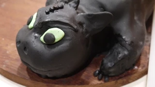 Anleitung Motivtorte Ohnezahn Drachen zähmen TOOTHLESS Teil 1 Backen, Formen + Schneiden