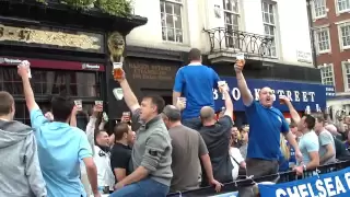 chelsea fans at the globe 2010 fa cup