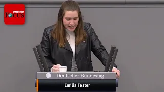 Emilia Fester mit beispielloser Wutrede bei Impfdebatte: "Will meine Freiheit zurück"