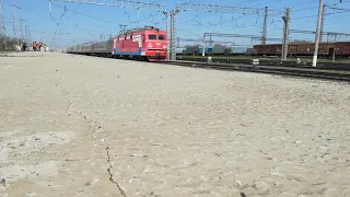ЭП1-213 с фирменным поездом №45 Екатеринбург-Кисловодск