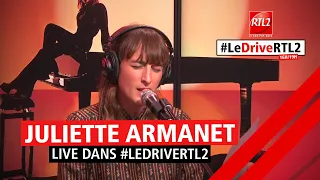 Juliette Armanet interprète "Pendant que les champs brûlent" dans #LeDriveRTL2 (07/09/22)