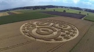 Raw: Thousands Flocking to German Crop Circle