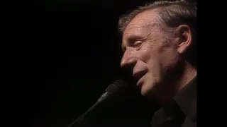 Yves Montand - Les feuilles mortes (live Montand International)
