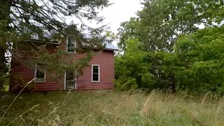 Abandoned House in the middle of nowhere Ontario, Canada. Explore #18