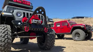 SCX 10 III Jeep Rubicon vs Jeep Gladiator Racing (Who Win?)