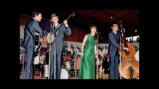 The Seekers ~ 1967 Myer Music Bowl Concert ~ Presenters' Remarks and Crowd Appreciation