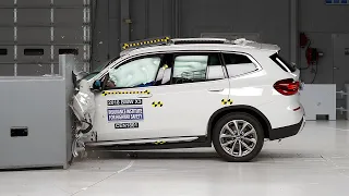 2018 BMW X3 driver-side small overlap IIHS crash test