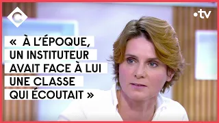 Invités : Caroline Fourest, Gildo Pastor et Antoine de Caunes - C à Vous - 14/10/2021