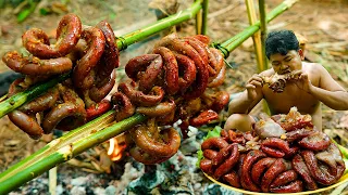 Survival in Rainforest Grilled Pig Intestine BBQ Eating with Chili Sauce - Cooking Pork Intestine