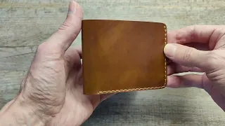Тонкий кошелек из натуральной кожи итальянского производства