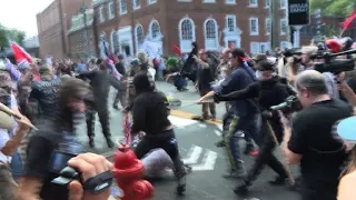 Violent clashes break out at far-right rally in Virginia