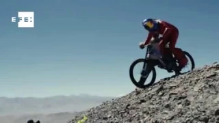 Austríaco bate récord mundial de velocidad en bicicleta de montaña