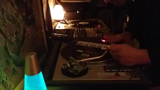 DrGiggles live DJ vinyl mix on turntables electro dark techno acid scratch mix video Mover megamix