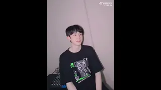 【TF家族三代】220424 左航微博更新 “三号参赛然后可能因为误食泡泡糖要退赛的，真的不会吹泡泡...”