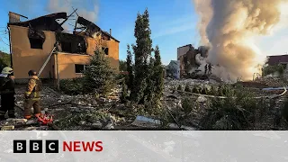 Ukraine struggles to hold back Russia incursion near Kharkiv | BBC News