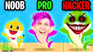 NOOB vs PRO vs HACKER In BABY SHARK RUN! (IMPOSSIBLE APP GAME! *LANKYBOX RAGE MOMENTS!*)