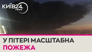 У Пітері масштабна пожежа на складі Інтернет-магазину: люди рятувалися, стрибаючи з вікон