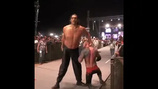 The Great Khali ने कैसे इन 3 अंग्रेजों को हराया 😱😱#viral #wwe #thegreatkhali #cwe #shortsvideo