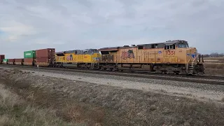 Eastbound Union Pacific stack train w/ new EMD T4 at Nampa, ID - 12/14/23