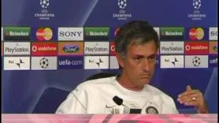 JOSÈ MOURINHO SBEFFEGGIA I GIORNALISTI