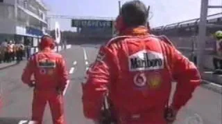 Michael Schumacher fura o pneu gp da alemanha 2003