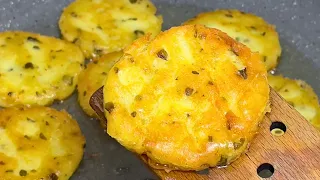 If you have 4 potatoes! make this super crispy potato snack! Very simple and delicious