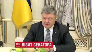 Сенатор Джон Маккейн зробив заяву щодо України підчас візиту в Київ