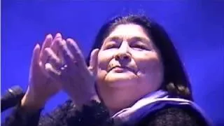 Mercedes Sosa & Beth Carvalho   Eo só peço a Deus