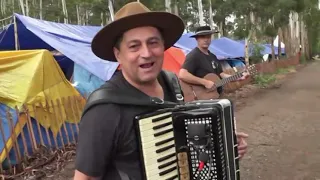 Gauchinho de cristo - Evangelizando nas barracas no rodeio da vacaria