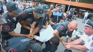 Беспорядки в Ереване: пострадали 50 человек (новости)