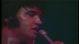 Elvis Presley - Walk A Mile In My Shoe  (Live - Stereo)