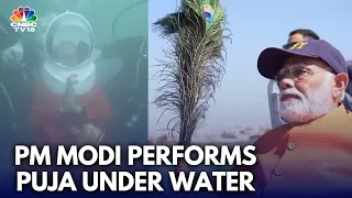 PM Modi Dives Into The Arabian Sea To Perform Underwater Puja | PM Modi In Gujarat | N18V