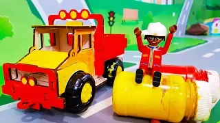 Мультики про машинки. Цветные краски в мультике – Игрушка грузовик. Мультфильмы для детей